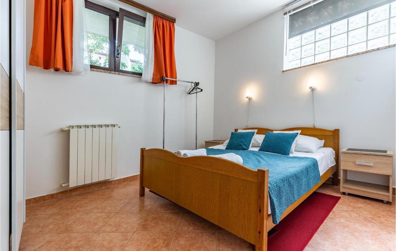2 Bedroom Stunning Apartment In 로비니 외부 사진